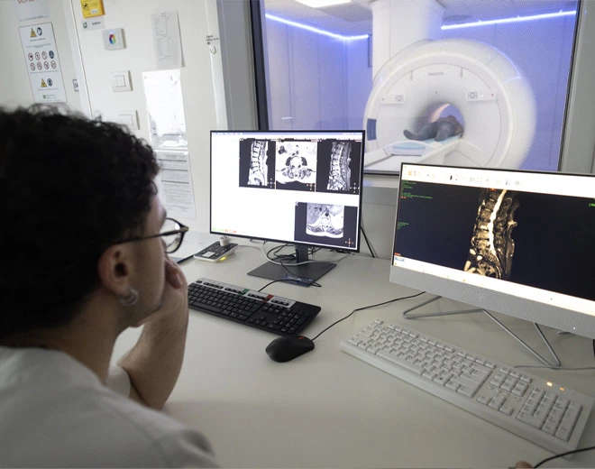 Risonanza magnetica RMN nei Centri Medici Ergéa, con apparecchi ad alto campo e RM aperta per lo studio di cervello, colonna e articolazioni.