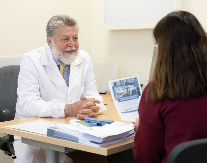 Fisiatria nei Centri Medici Ergéa. Visite fisiatriche per diagnosi, cura e terapie fisiche mirate al recupero funzionale. Scopri tutti i servizi.